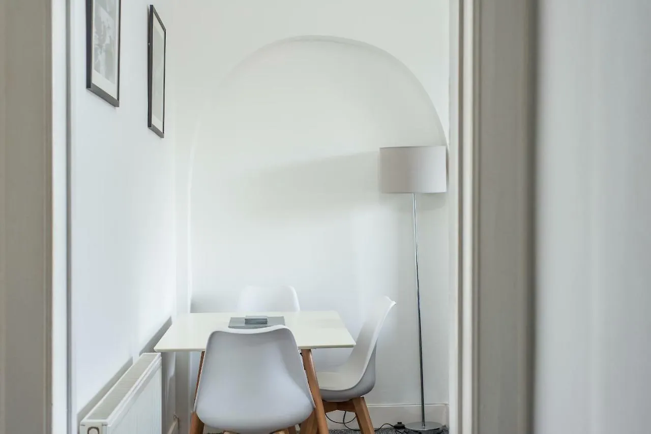 The Roseburn Apartment Edimburgo 0*,